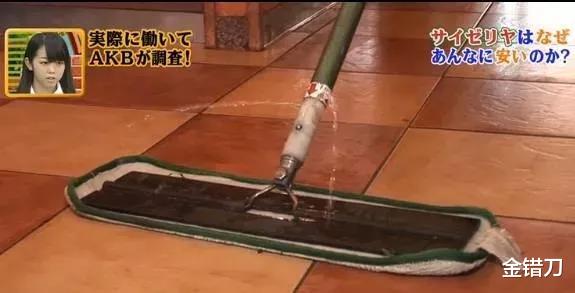 西餐厅|靠30元披萨，狂赚37年！中国最土的西餐厅，怎么还没倒闭？