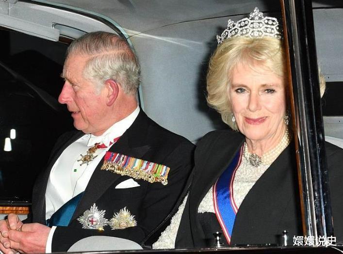 [音乐会]72岁卡米拉亮相音乐会！老态龙钟毫无贵族气质，还没女王有活力