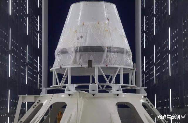 载人登月:新飞船太空打水漂!返回舱一身焦黑落地,率先打响载人登月开头炮