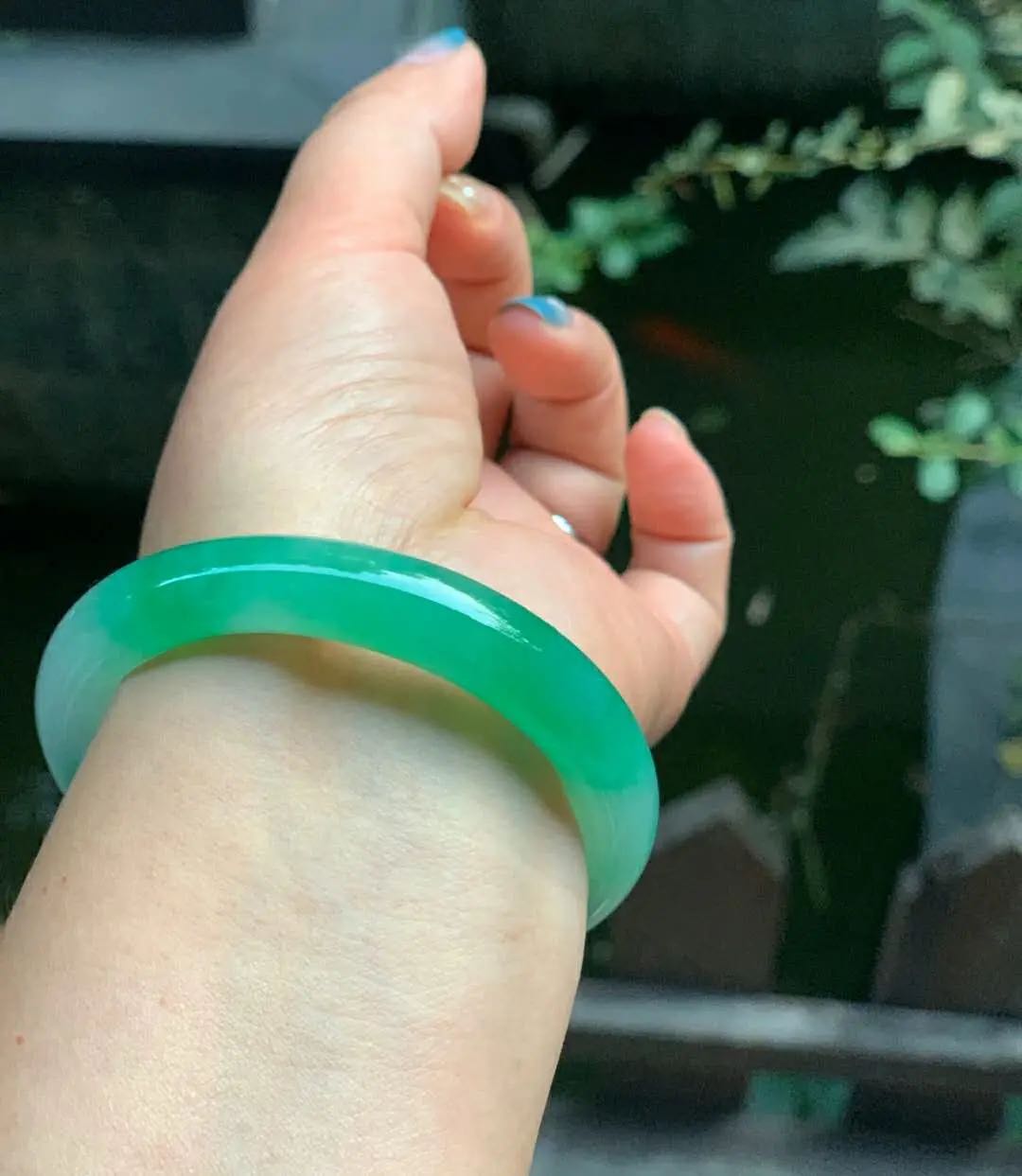 翡翠手镯|冰糯胶底阳绿小胖圆条翡翠手镯