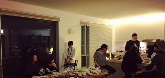 【】带你看看张馨予的家，跟老公住着一套小户型，家里连阳台都没有