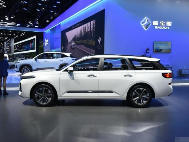 宝骏|宝骏又来爆款，起售5.98万，轿跑/旅行车随便选，年轻的实用座驾