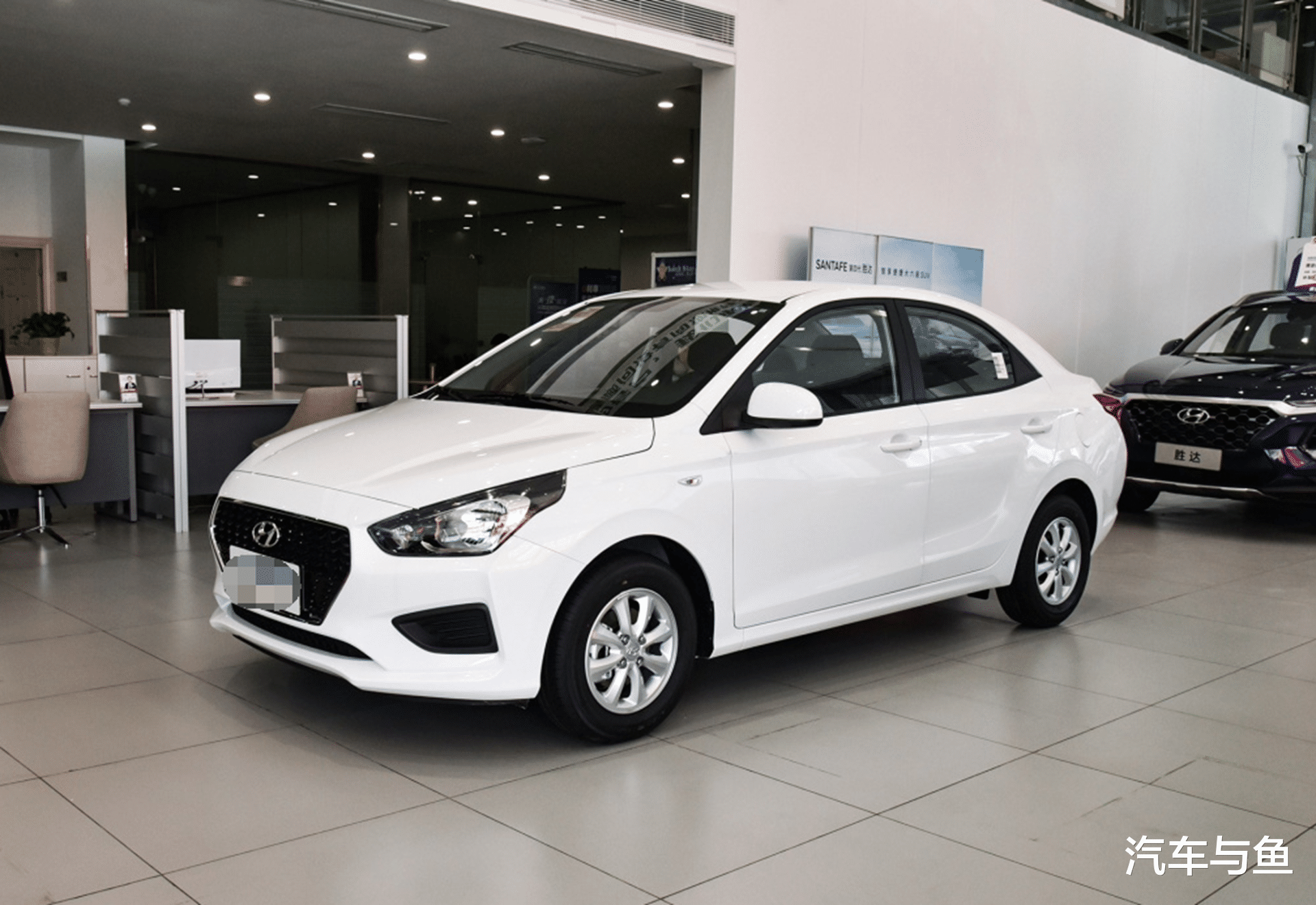 瑞纳|现代打响“价格战”，售价低至2.49万，难道真是被市场逼的？