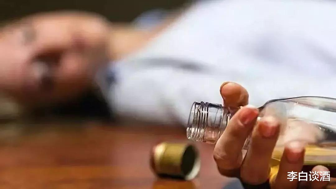 牛奶|白酒最怕的“解药”，不是牛奶？每家每户都有，3分钟快速解酒