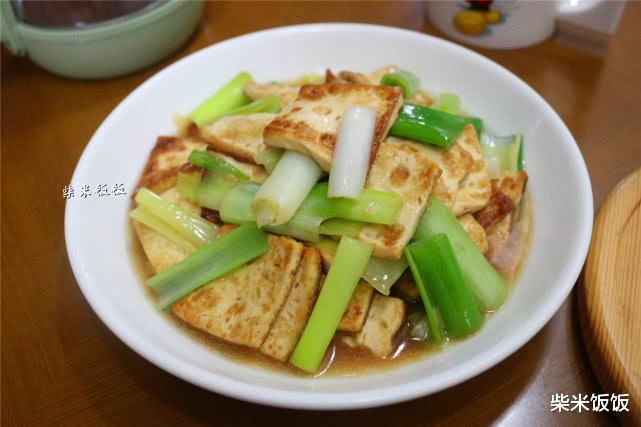 食材■这两种食材是绝配，一香一鲜，简单一炒，比肉还好吃