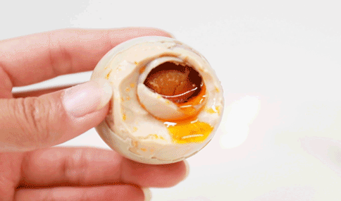 鸭蛋@新闻“曝光”的海鸭蛋!到底是什么做的?今天告诉大家真相