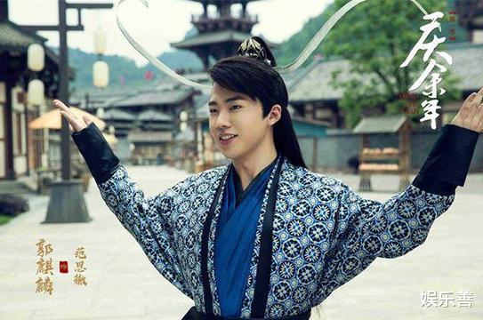 「郭麒麟」亲儿子就是不一样,郭麒麟官宣新身份后,德云社一直在捧他