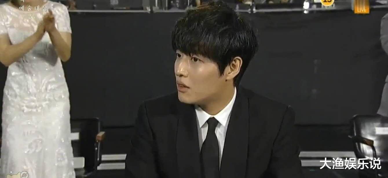 「刘在石」IU秀智配跑百想艺术大奖,刘在石再度封神,南宫珉错失视帝意难平