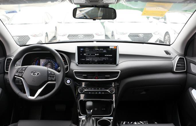 现代途胜■开完现代途胜，再换标致4008，对比档次，车主语重心长地说了感受