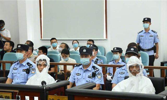 时间要闻|一文还原淮安袭警案：凶犯被枪击仍瘸腿拒捕，1凶器全程没离手