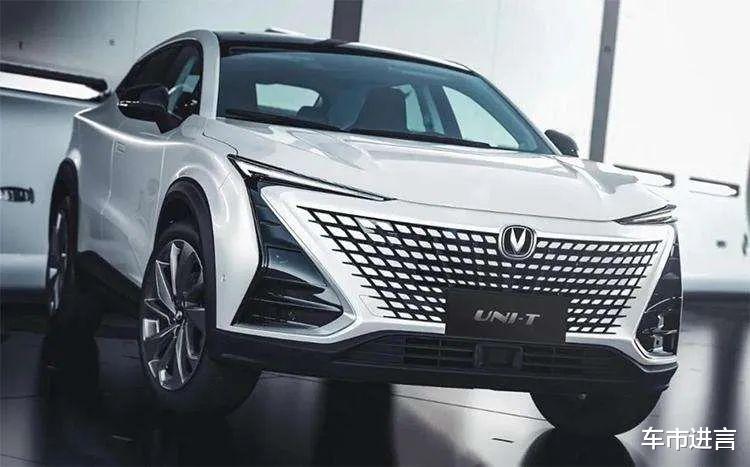 长安汽车▲鸡头凤尾之争 顶配UNI-T和低配CX-30怎么选？