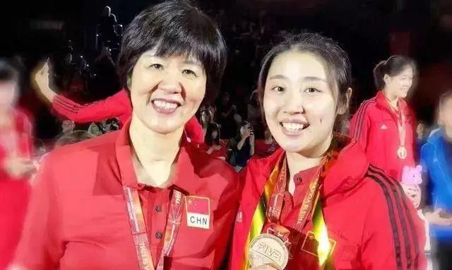 丁霞@恭喜郎平！中国女排最强搭档渐入佳境，袁心玥也被激活