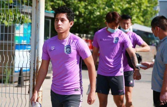 曹阳|国奥未来核心浮现？19岁华裔前腰与泰达签约4年！下半年获中国国籍