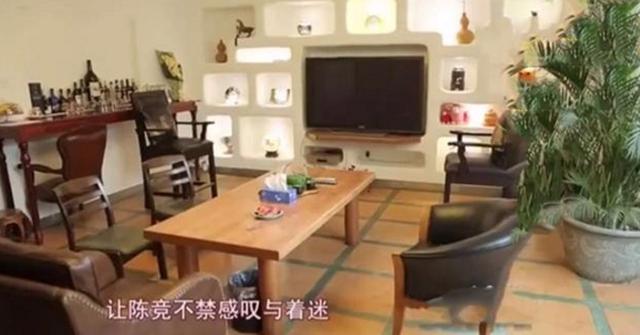 带你看看方青卓的家，当了几十年的老演员，却仍然住在农村平房