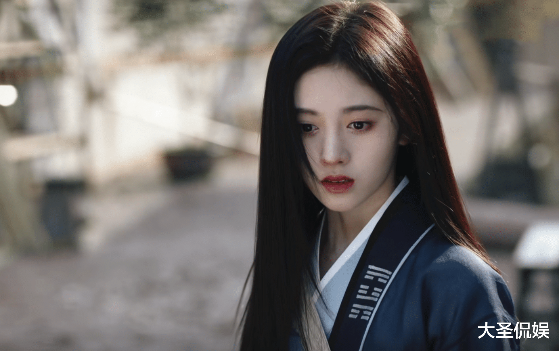 鹿鼎记|抹发胶抗日，大红唇守丧，请现在的影视剧停止侮辱观众的智商