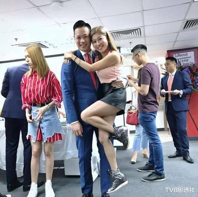 香港■因打招呼意外险毁容!香港女歌手遭外籍女子连环踢,至今心有余悸