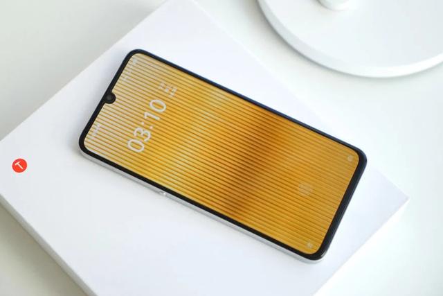 小米科技|终于要升级5G了：吴德周爆料坚果手机新品，小米同款1亿像素
