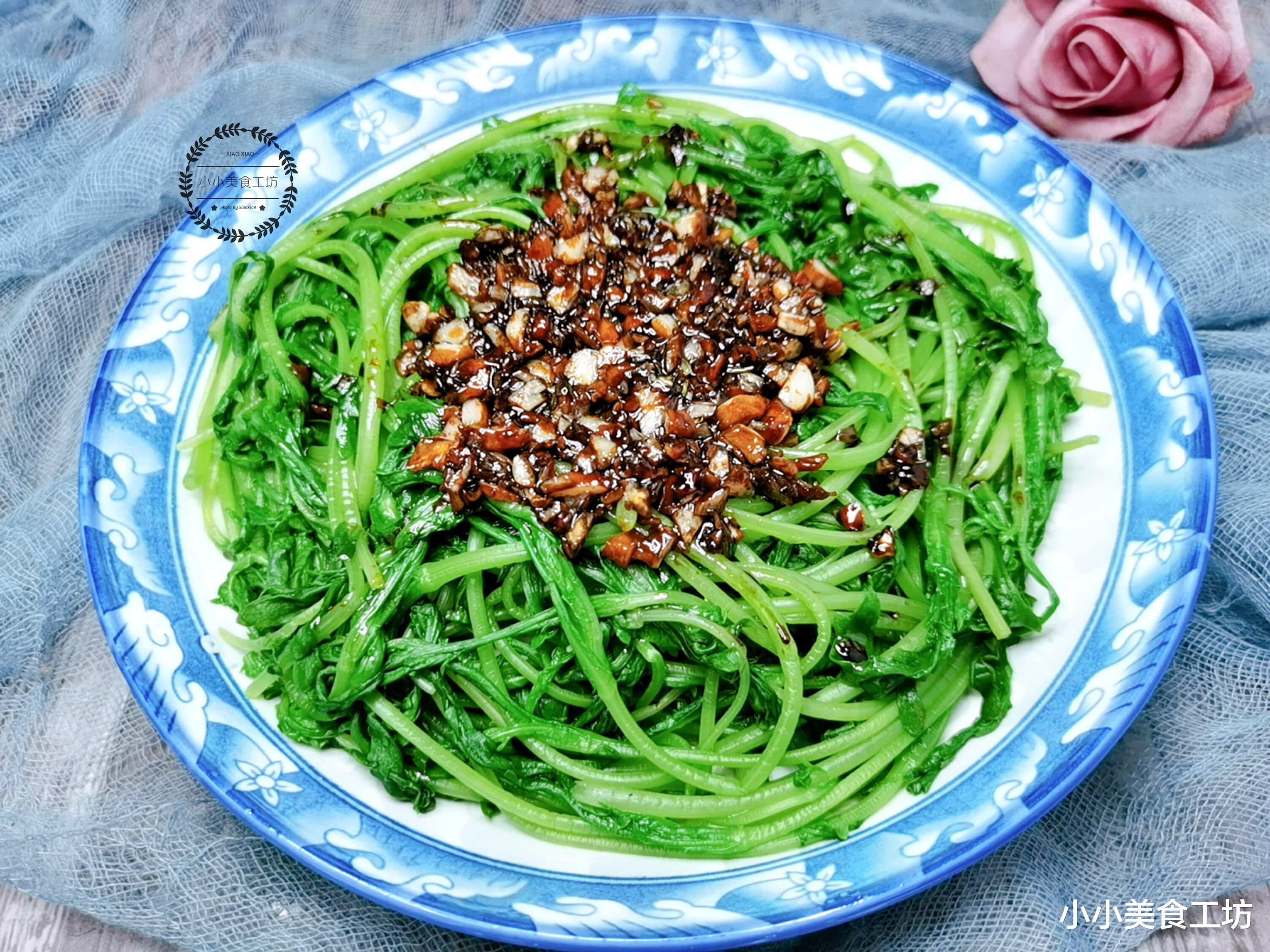 茼蒿|秋天，吃土豆萝卜不如吃它，维C含量极高，3元做1盘，家家吃得起