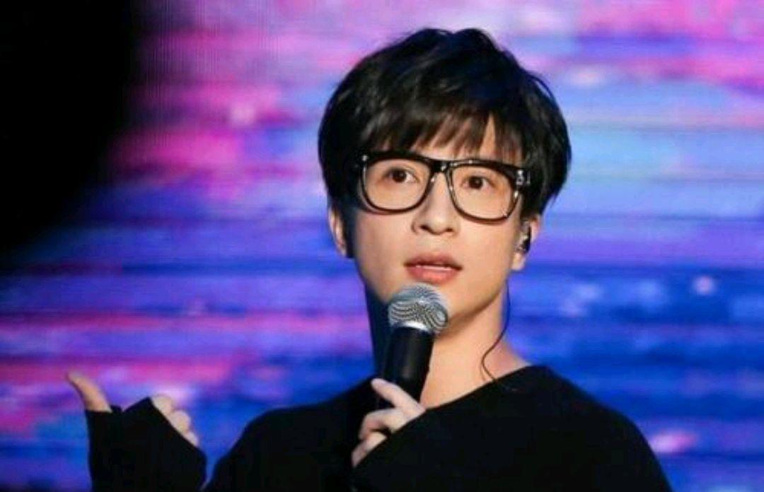 「周深」薛之谦一首“幼龄化”的歌曲,其中说出许多心事,不听真的很亏