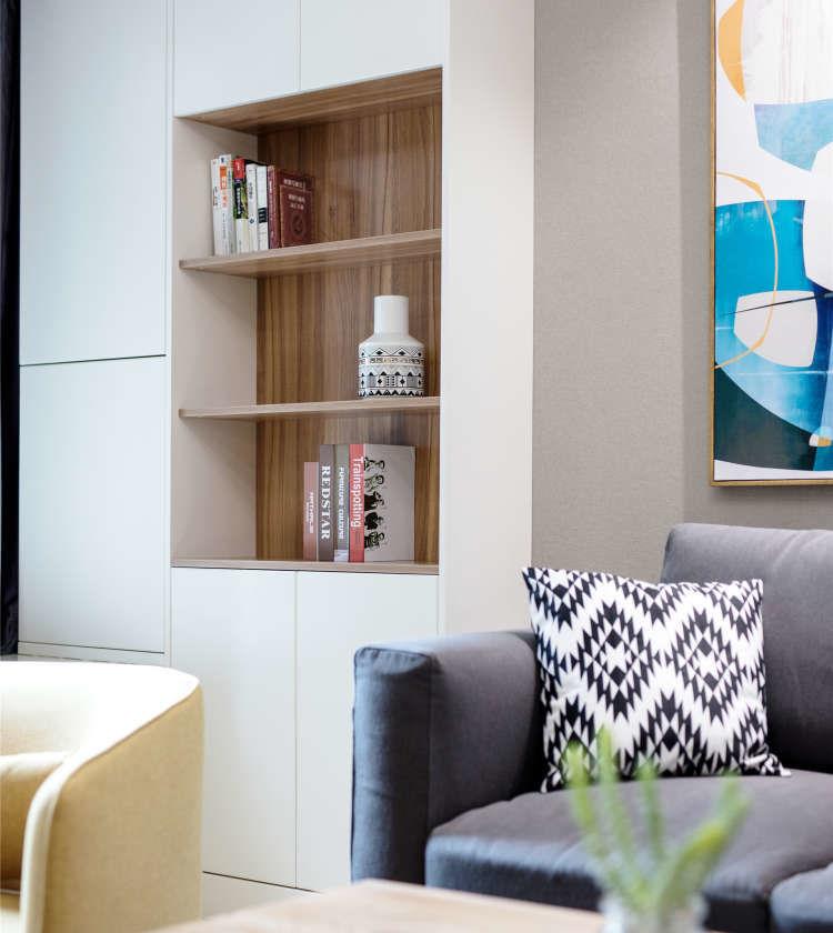 |一进他家130㎡的新房,玄关就把我深深迷住!沙发墙打柜子很实用