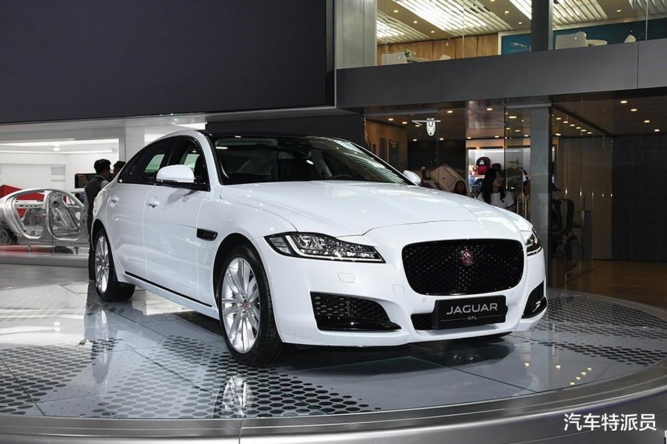 「大众汽车」直降10万,这辆豪华车才算真正的“白菜价”,长5.1米,轴距3.1米