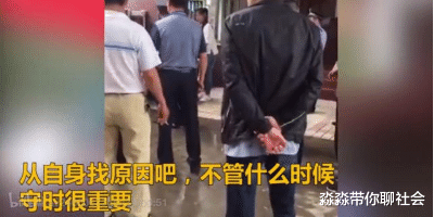 |2名高考女生因迟到被拒入场，直接翻门硬闯，网友觉得考场太无情