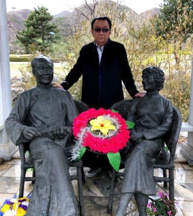 #侯耀华#坑完亲哥坑亲爹，祭祀当作秀，73岁侯耀华形象一再崩塌