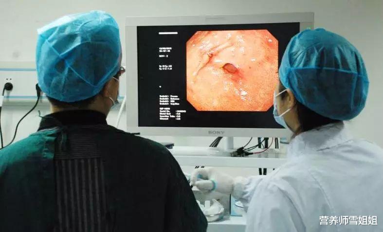 #胃癌#28岁女子，胃癌晚期，提醒：“饭后”3种异常，最好查一下胃镜