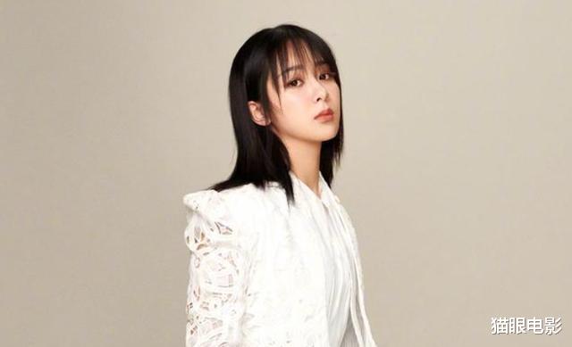 #杨紫#杨紫发福被嘲虎背熊腰，片场奶茶吸不停，新剧造型与原著差距大