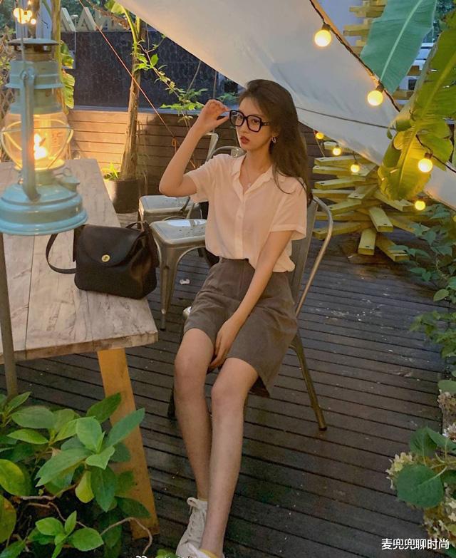 衬衫|穿不腻的通勤组合：衬衫+西裤，职场女性这么穿，时髦百搭不出错