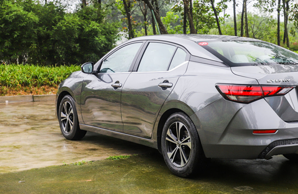 日产轩逸|国人真没白捧它！10个月卖出42.18万辆，百公里极限油耗仅3L