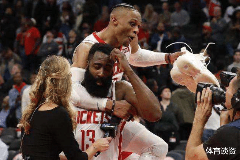 「詹姆斯·哈登」NBA停赛期变化最大的双巨头：一个减肥瘦成库里，一个增肌壮成詹皇