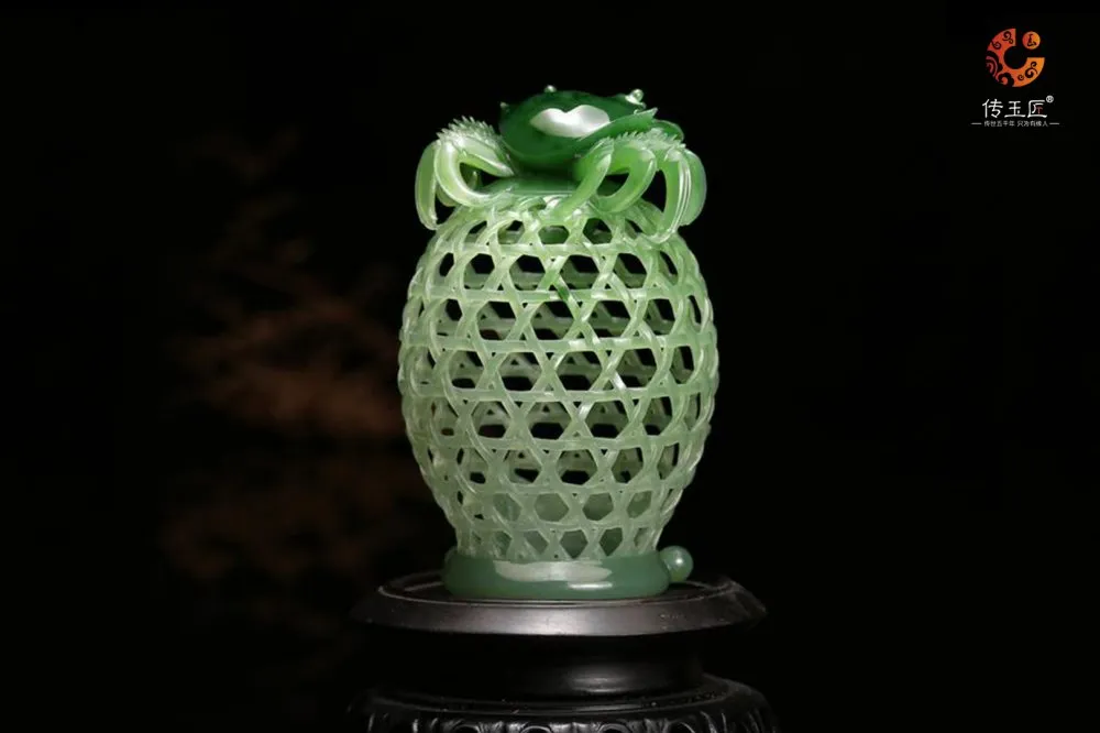 ##王刚频频购买天价和田玉，其背后的秘密是......