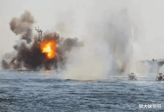 军舰|美军突发3枚导弹,一艘军舰被击沉没!张召忠:美国毫无底线!