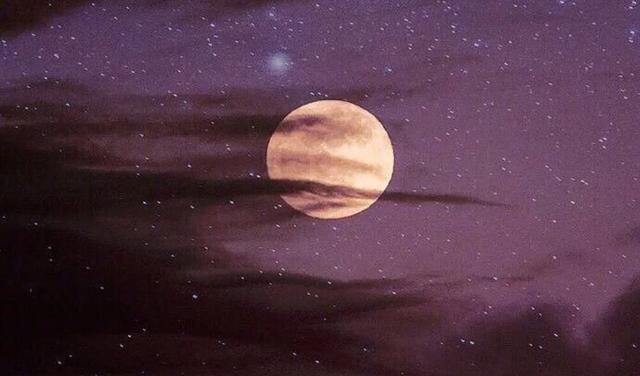 旧爱|两周后，心里苦痛，嘴上逞强，三星座看清现实，不愿再虚与委蛇