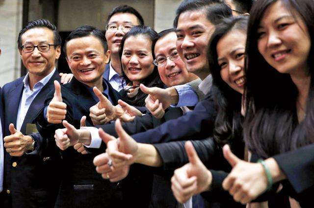 『阿里巴巴』21年前阿里的一名前台，马云给她0.2％的股份，如今她过得怎样了？