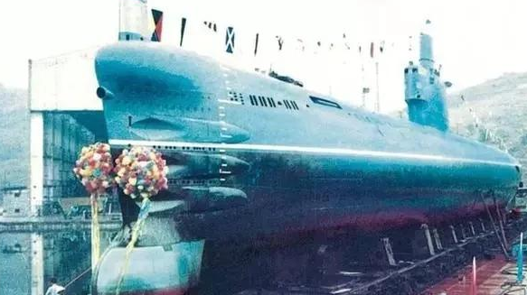 「潜艇」中国深山中造潜艇，到底是如何运到海里的？日媒：不愧是基建狂魔