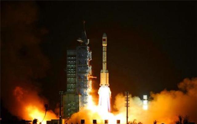 杨利伟:我国“太空第一人”杨利伟:副军级,特级航天员,现在什么身份?