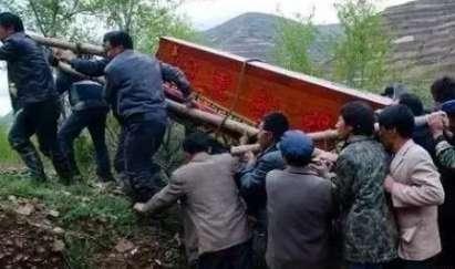 太空|棺材下葬途中不能落地，是迷信？还是有科学道理？