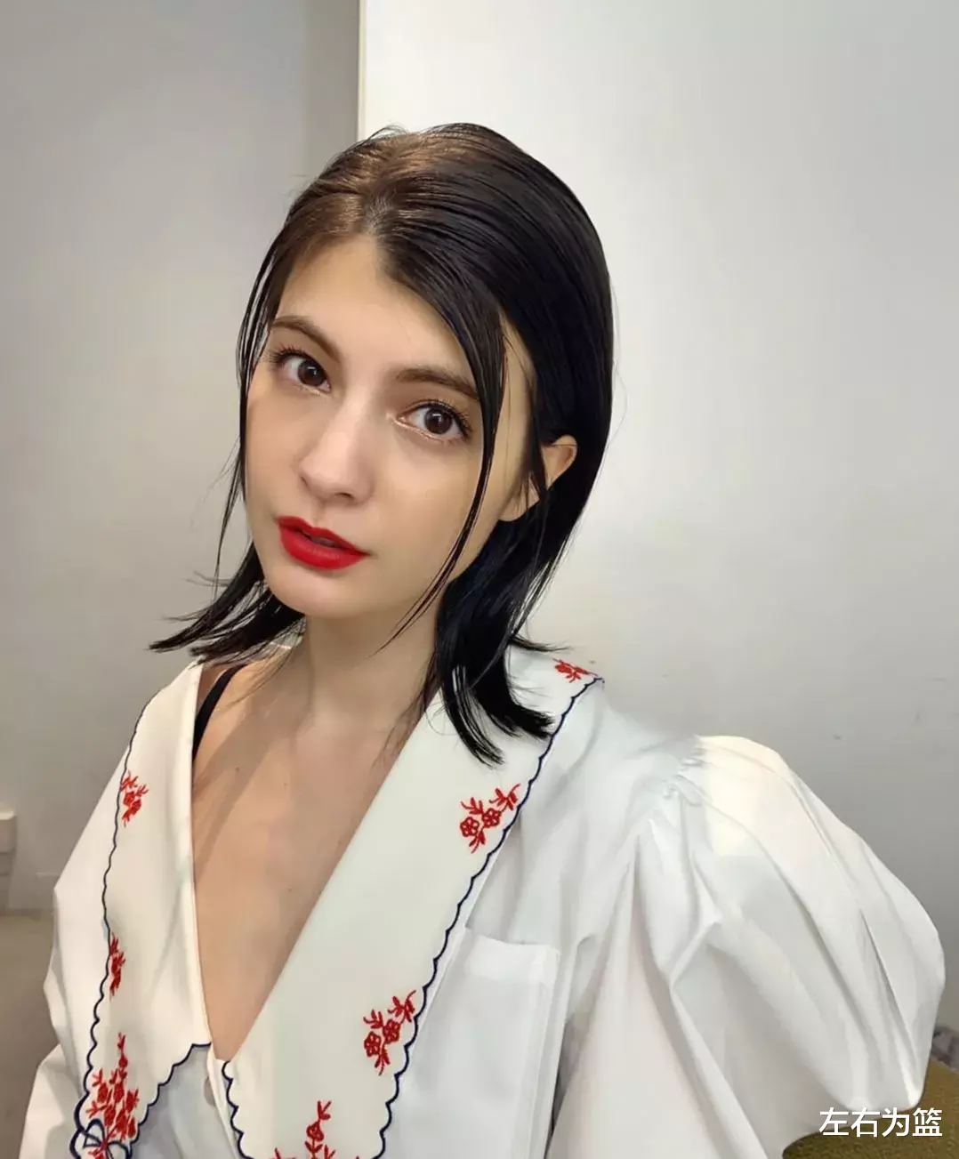 日本队|最美混血女友！这位日本球星怎么如此好命啊！