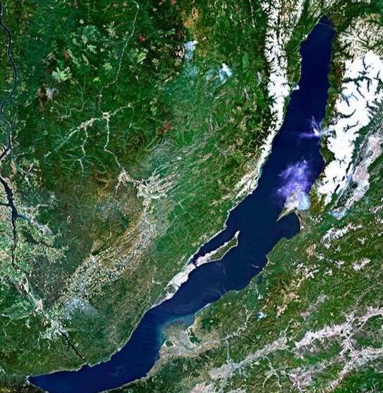 「贝加尔湖」这个湖看起来很小,蓄水量却相当于19个渤海,水干净到可以直接喝