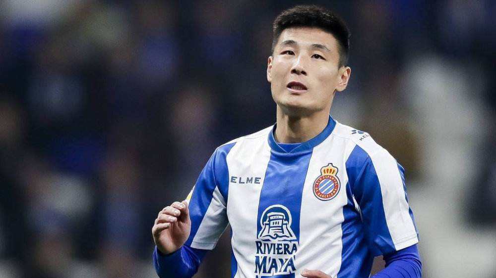 武磊@德托马斯:教练我觉得我能上。教练:不,我觉的武磊能上。