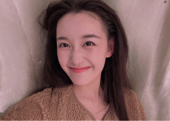 「关晓彤」以为有年龄差却是同龄人，王俊凯和宋威龙没啥，关晓彤这个绝了！