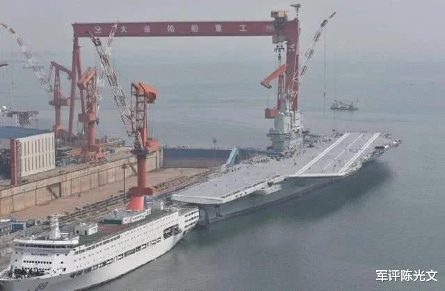 歼-15■国产新航母将在10月下水？歼-31与歼-15T正弹射试验 二号舰开工