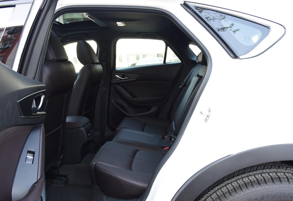 三菱欧蓝德:同是17万,三菱欧蓝德和马自达CX4谁级别高?听完你就了解了