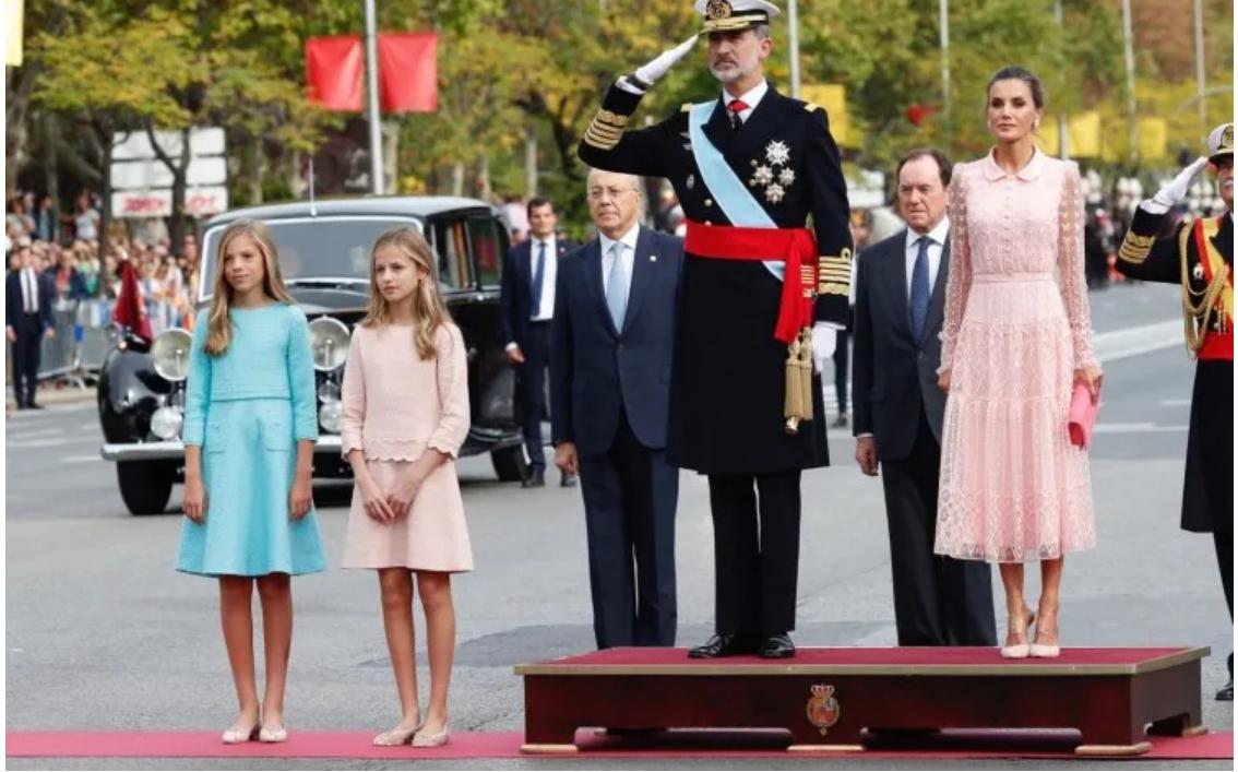 現實版“愛莎公主”，15歲西班牙王儲光芒終綻放，網友：實名羨慕-圖7
