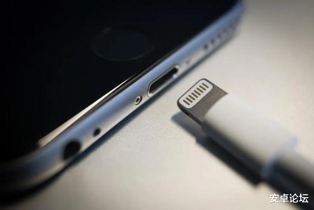 「iPhone」库克对着他们也木得办法！iPhone这次真的要跪了？