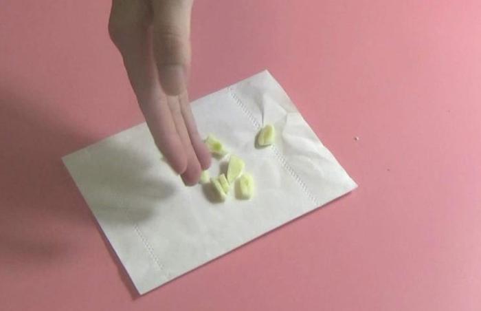 [华佗]每天一瓣生蒜，坚持食用一个月，身体会发生这些变化！