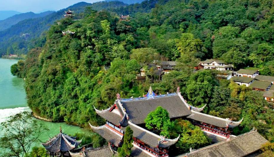 成都|中国西南第一市，不仅是网红城市还是个特大城市，国宝就生长在这