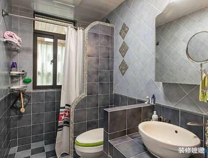 |卫生间不要再做挡水条了,越来越多人装这种代替,漂亮又防水